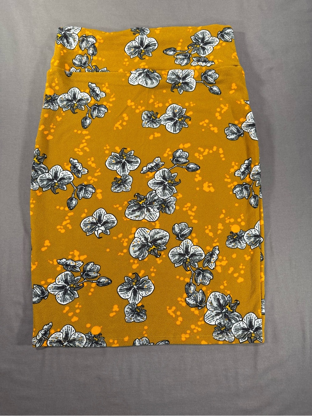 LuLaRoe Cassie Skirt Mustard Yellow Floral Pencil Skirt Stretch Size Medium
